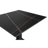 Biergartentisch ALFA S schwarz mit Tischplatte aus gesintertem Quarz